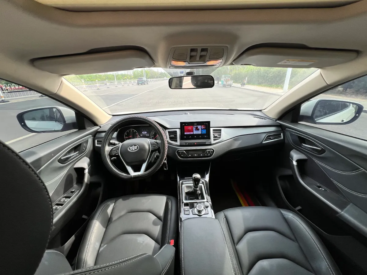 2019 FAW Jumpal D80 1.2T 143HP L4 6MT,autocango,china used car exporter,china ev exporter,chinese used car exporter,chinese used ev exporter