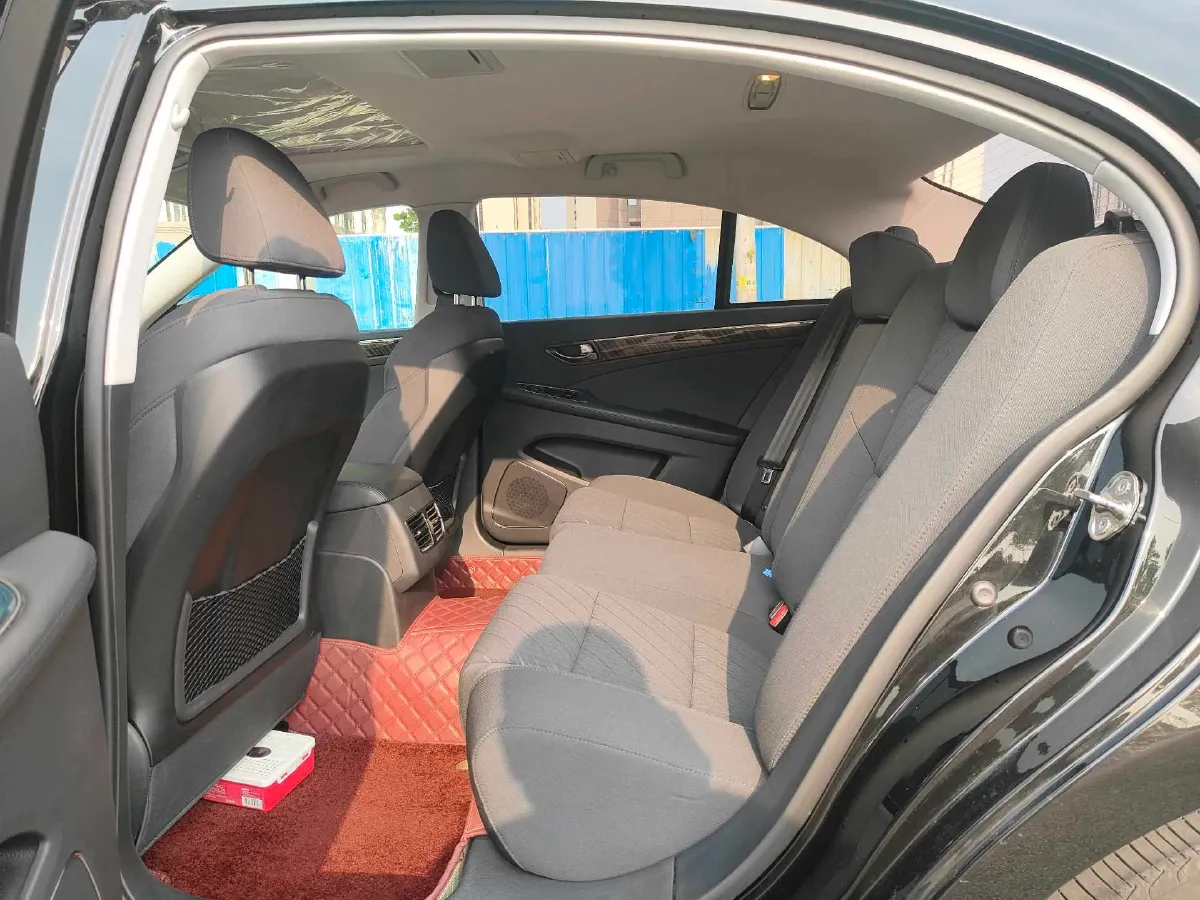 2021 HongQi H7 1.8T 188HP L4 6AT,autocango,china used car exporter,china ev exporter,chinese used car exporter,chinese used ev exporter