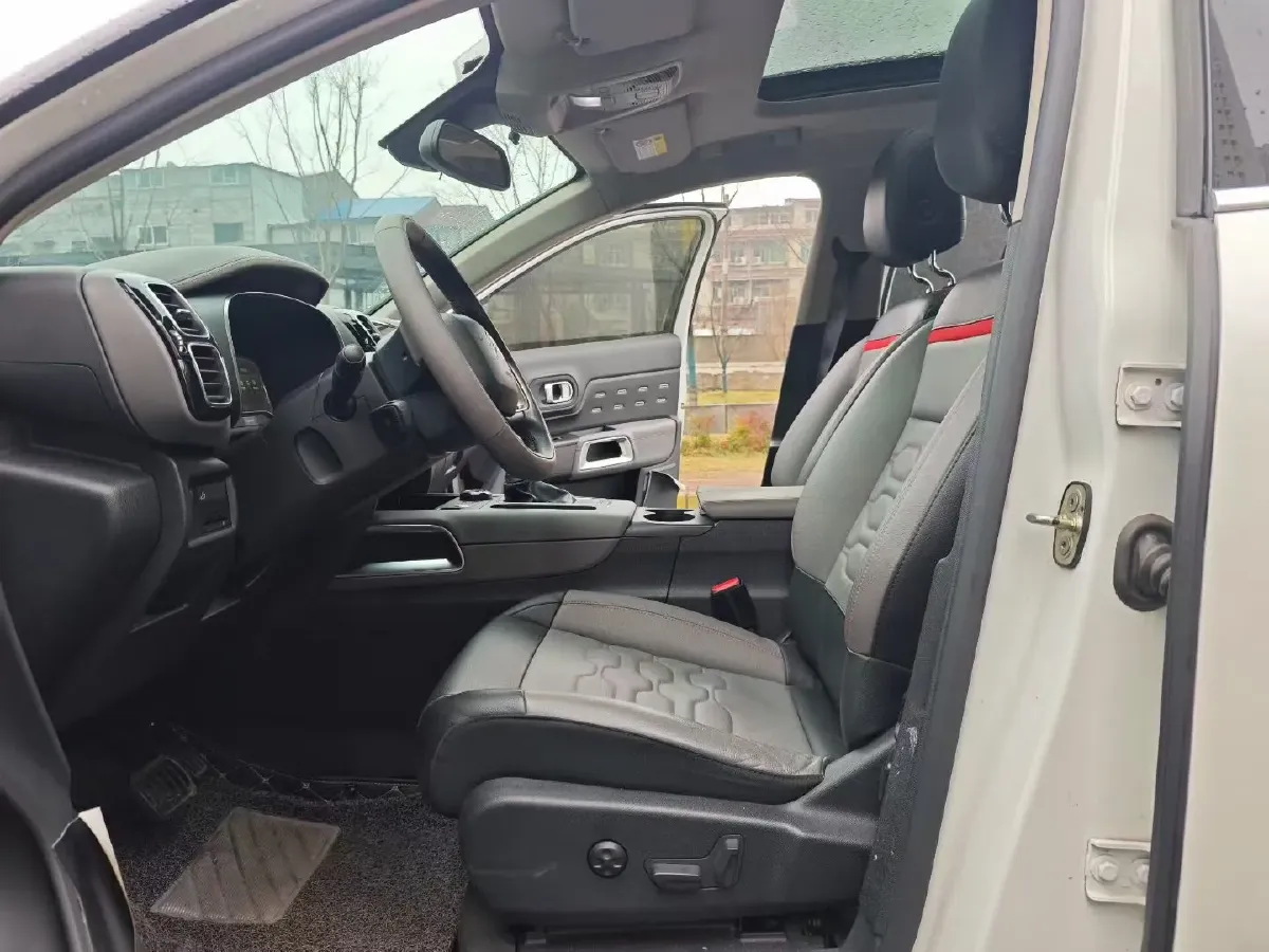 2018 Citroen C5 Aircross 1.6T 167HP L4 6AT,autocango,china used car exporter,china ev exporter,chinese used car exporter,chinese used ev exporter