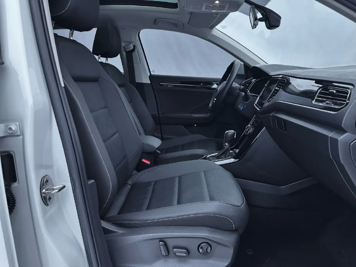 2022 Volkswagen T-Roc 1.4T 150HP L4 7DCT,autocango,china used car exporter,china ev exporter,chinese used car exporter,chinese used ev exporter