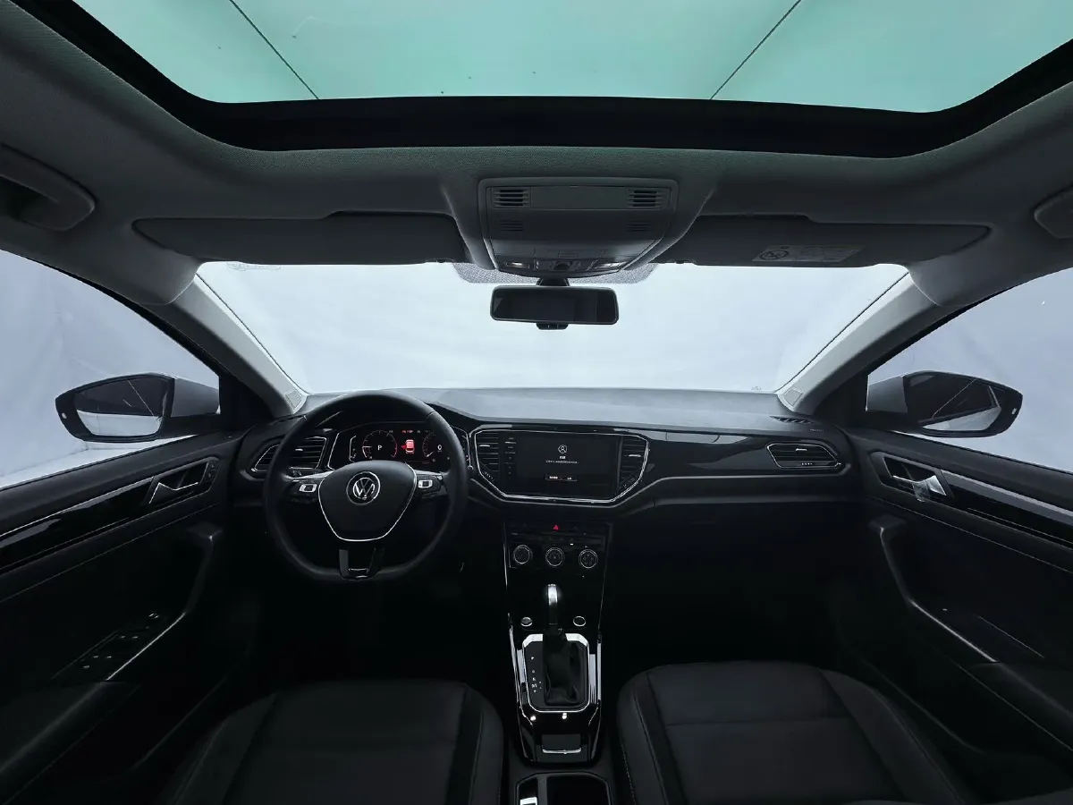 2022 Volkswagen T-Roc 1.4T 150HP L4 7DCT,autocango,china used car exporter,china ev exporter,chinese used car exporter,chinese used ev exporter