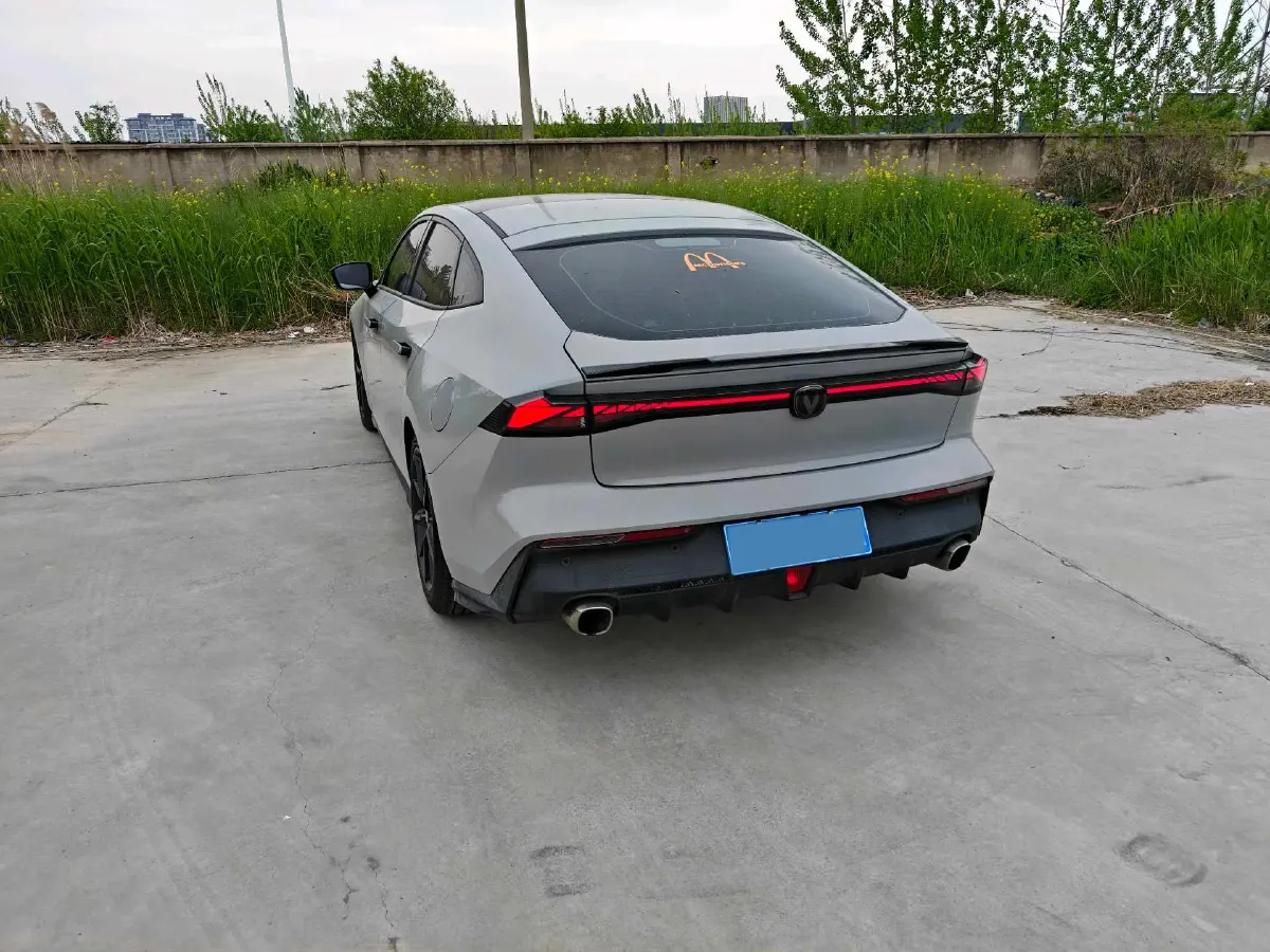 2022 ChangAn UNI-V 1.5T 188HP L4 7DCT,autocango,china used car exporter,china ev exporter,chinese used car exporter,chinese used ev exporter