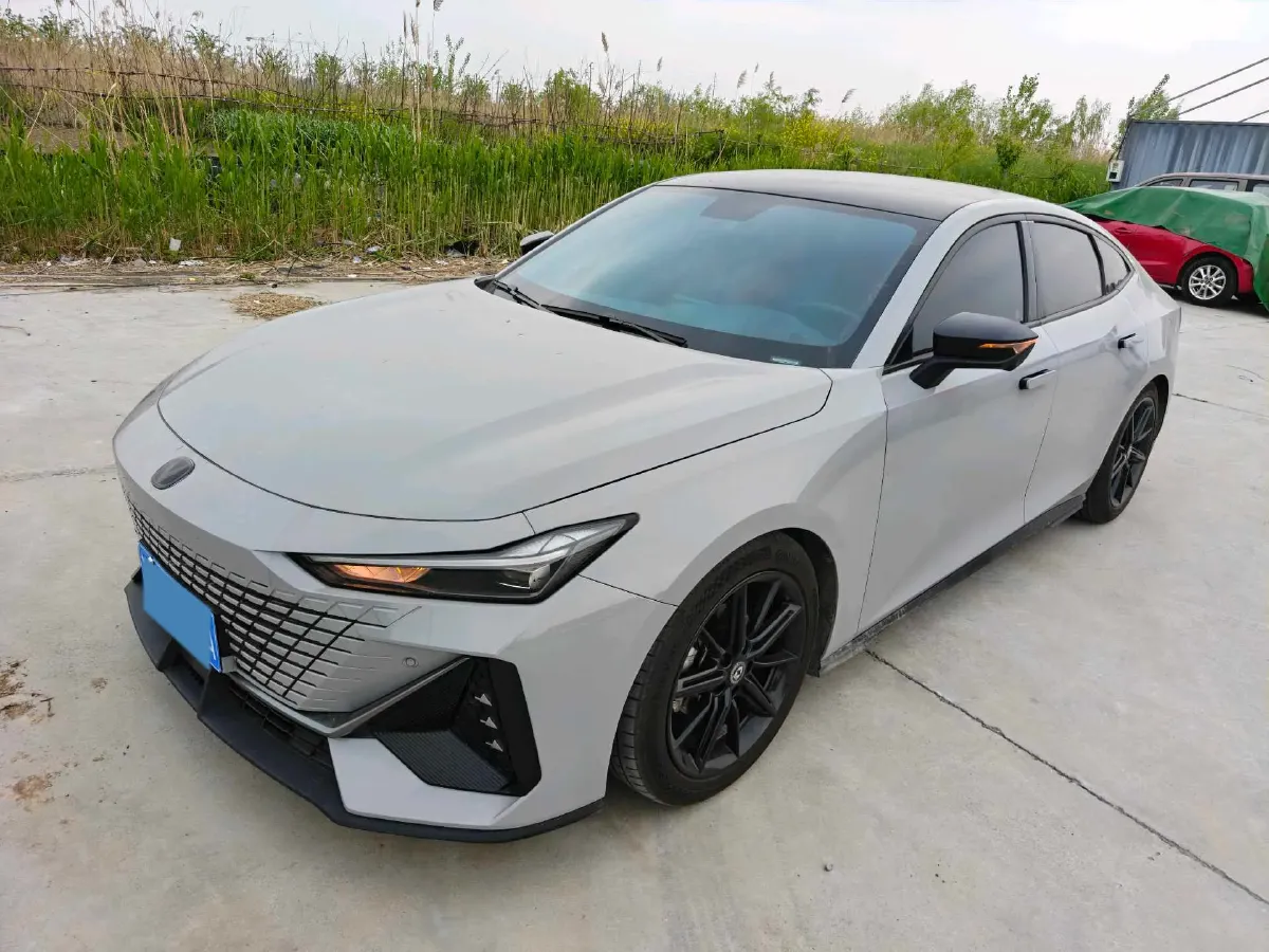 2022 ChangAn UNI-V 1.5T 188HP L4 7DCT,autocango,china used car exporter,china ev exporter,chinese used car exporter,chinese used ev exporter