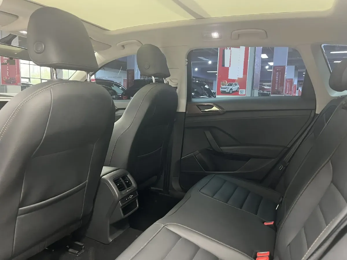 2022 Ford Transit 2.0T 202HP L4 6AT,autocango,china used car exporter,china ev exporter,chinese used car exporter,chinese used ev exporter