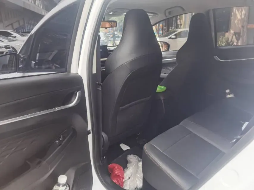 2022 Livan X3 PRO 1.5L 113HP L4 5MT,autocango,china used car exporter,china ev exporter,chinese used car exporter,chinese used ev exporter