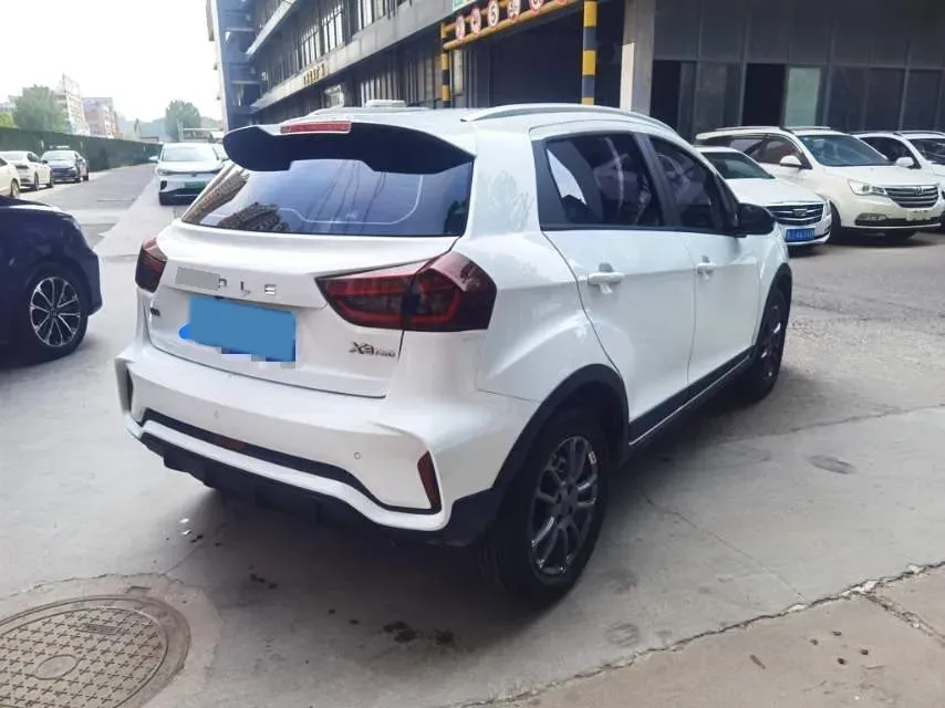 2022 Livan X3 PRO 1.5L 113HP L4 5MT,autocango,china used car exporter,china ev exporter,chinese used car exporter,chinese used ev exporter