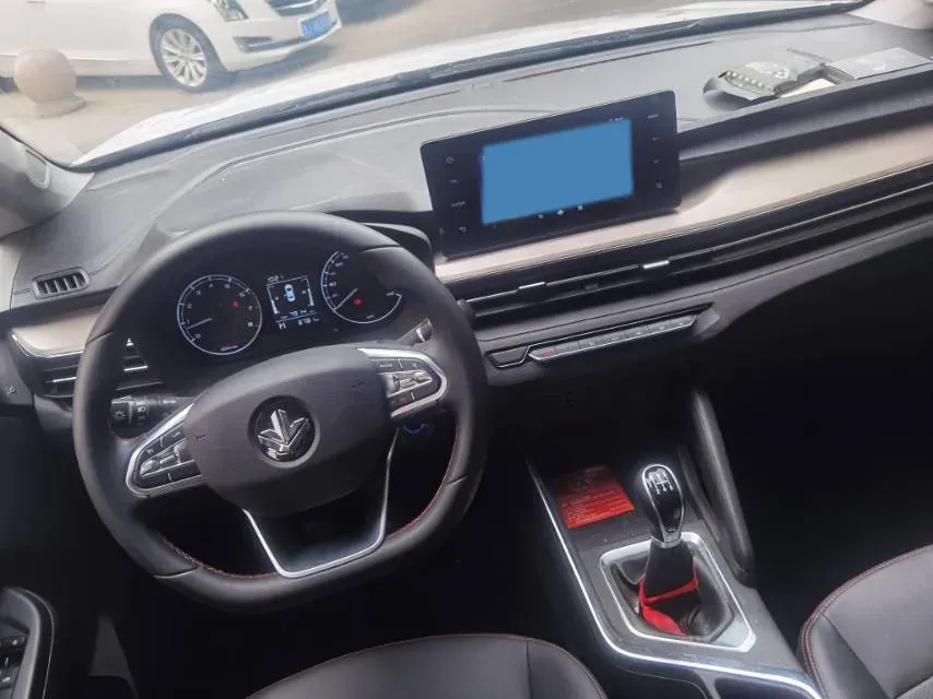 2022 Livan X3 PRO 1.5L 113HP L4 5MT,autocango,china used car exporter,china ev exporter,chinese used car exporter,chinese used ev exporter