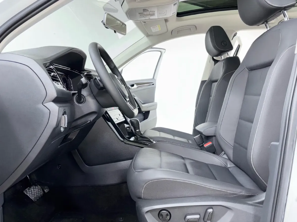 2021 Volkswagen T-Roc 1.4T 150HP L4 7DCT,autocango,china used car exporter,china ev exporter,chinese used car exporter,chinese used ev exporter