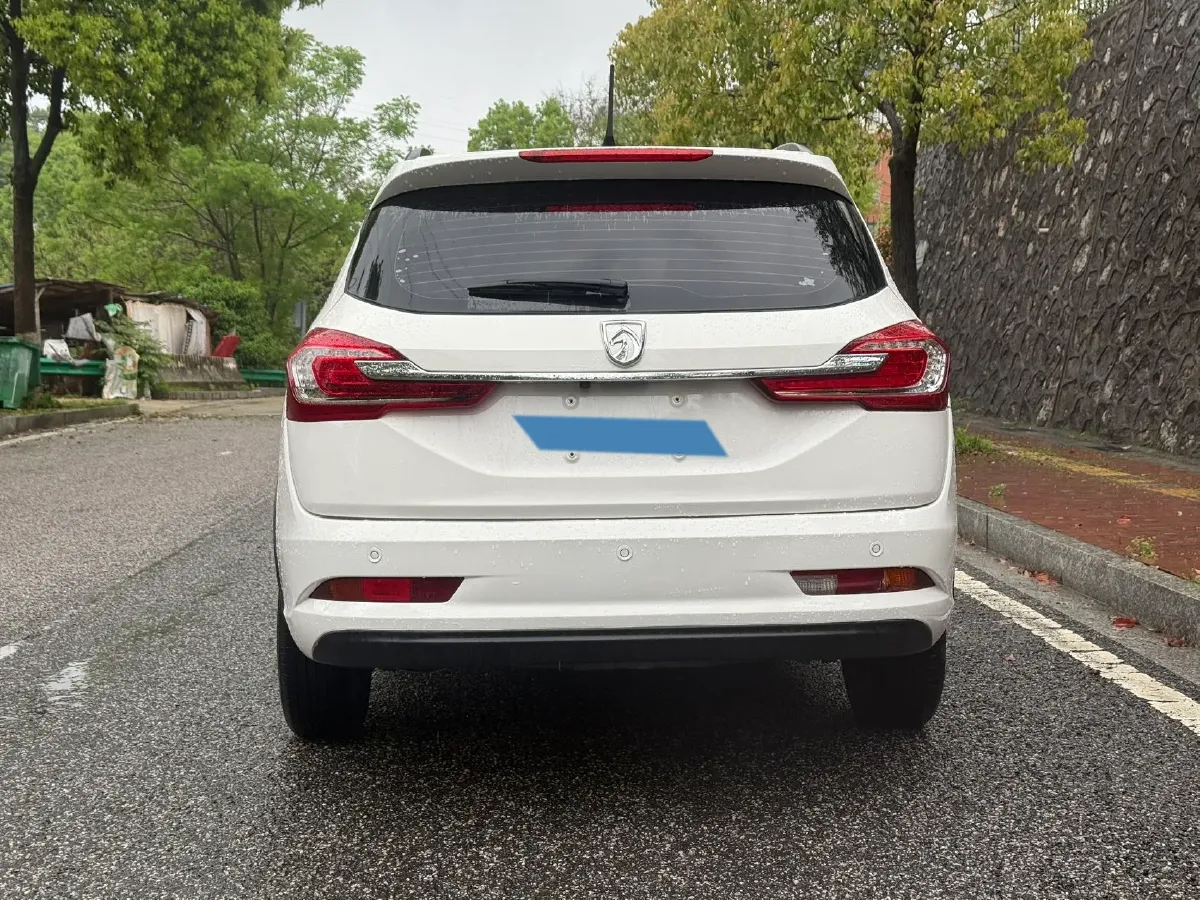 2017 BaoJun 560 1.5T 150HP L4 6DCT,autocango,china used car exporter,china ev exporter,chinese used car exporter,chinese used ev exporter