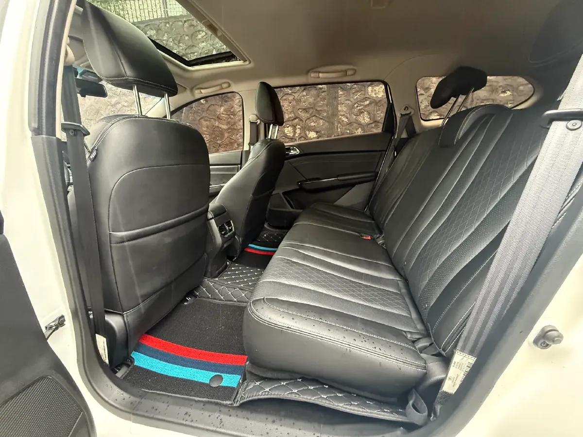 2017 BaoJun 560 1.5T 150HP L4 6DCT,autocango,china used car exporter,china ev exporter,chinese used car exporter,chinese used ev exporter