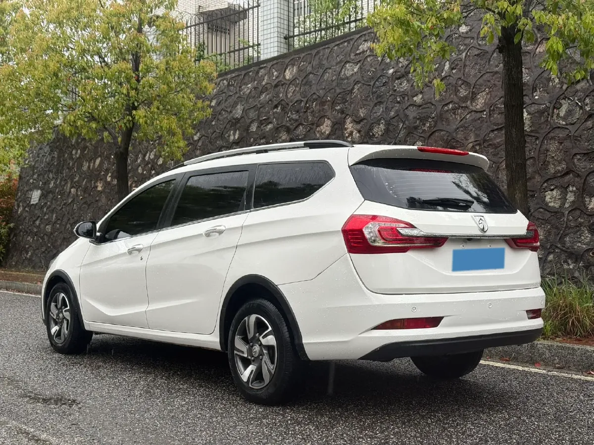 2017 BaoJun 560 1.5T 150HP L4 6DCT,autocango,china used car exporter,china ev exporter,chinese used car exporter,chinese used ev exporter