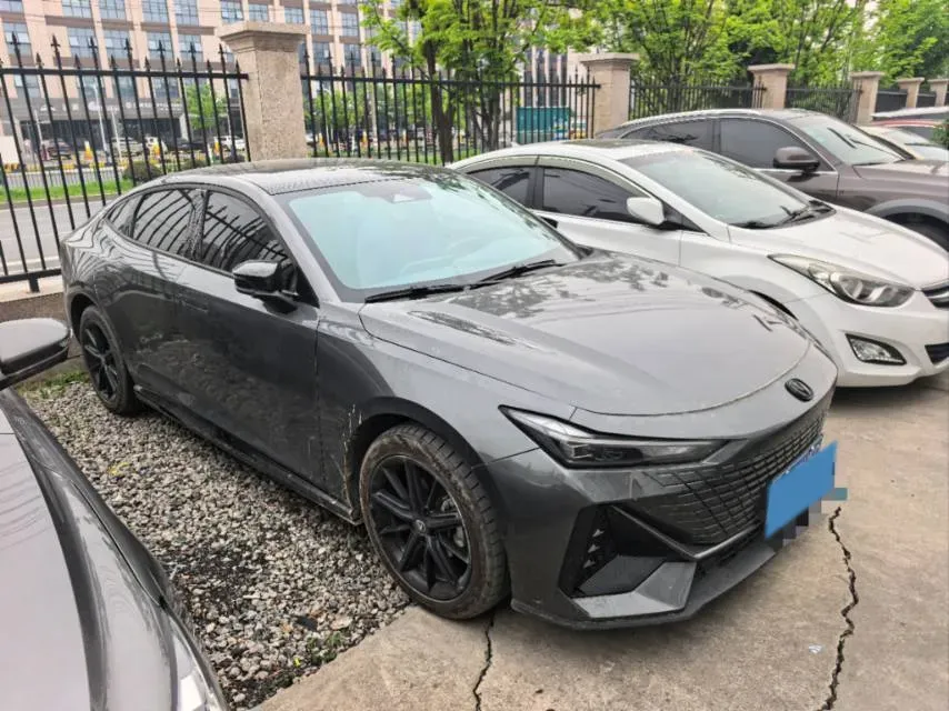 2023 ChangAn UNI-V 1.5T 188HP L4 7DCT,autocango,china used car exporter,china ev exporter,chinese used car exporter,chinese used ev exporter