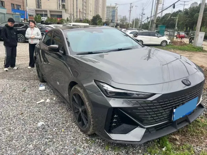 2023 ChangAn UNI-V 1.5T 188HP L4 7DCT,autocango,china used car exporter,china ev exporter,chinese used car exporter,chinese used ev exporter