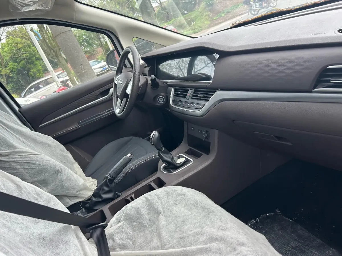 2023 BAW RuiSheng Trump M7 1.6L 124HP L4 5MT,autocango,china used car exporter,china ev exporter,chinese used car exporter,chinese used ev exporter