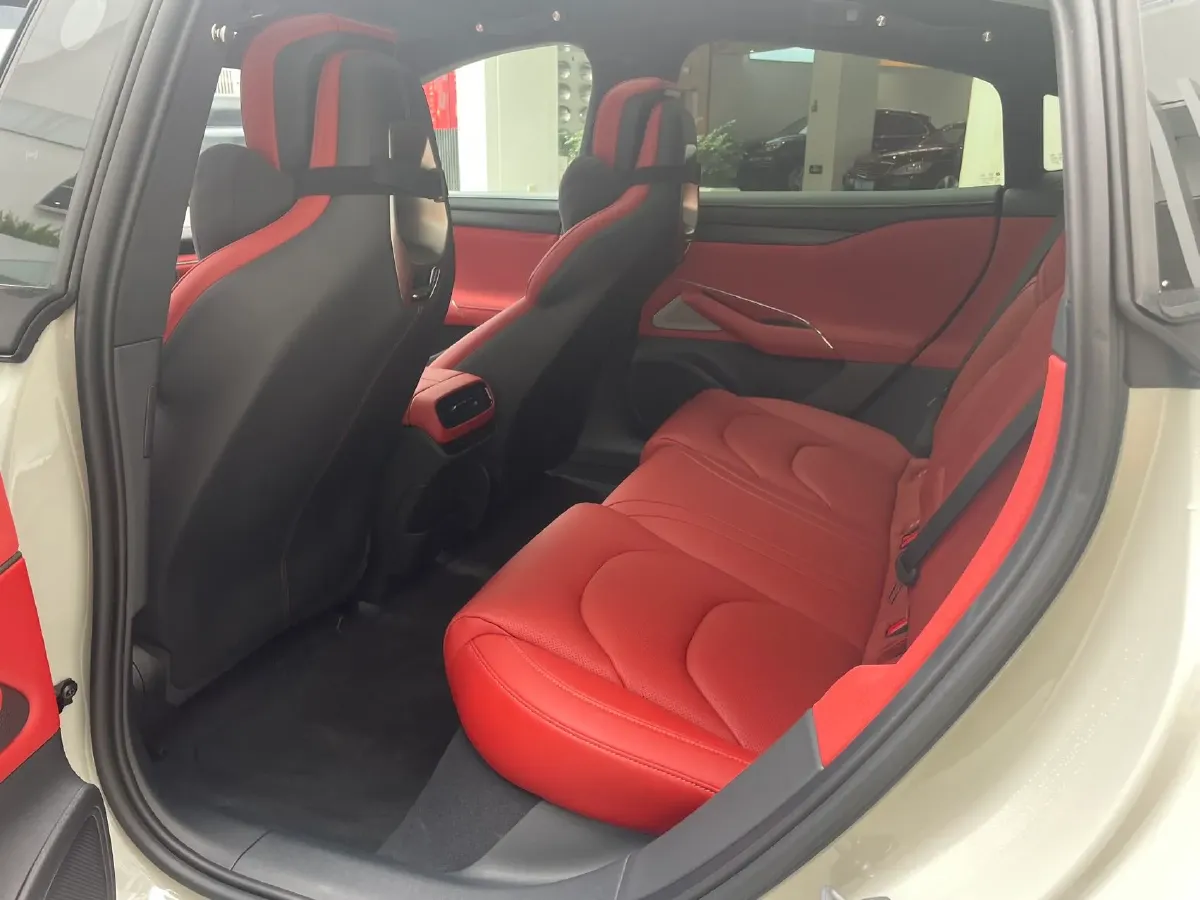 2024 MI SU7 BEV 101KWH,autocango,china used car exporter,china ev exporter,chinese used car exporter,chinese used ev exporter