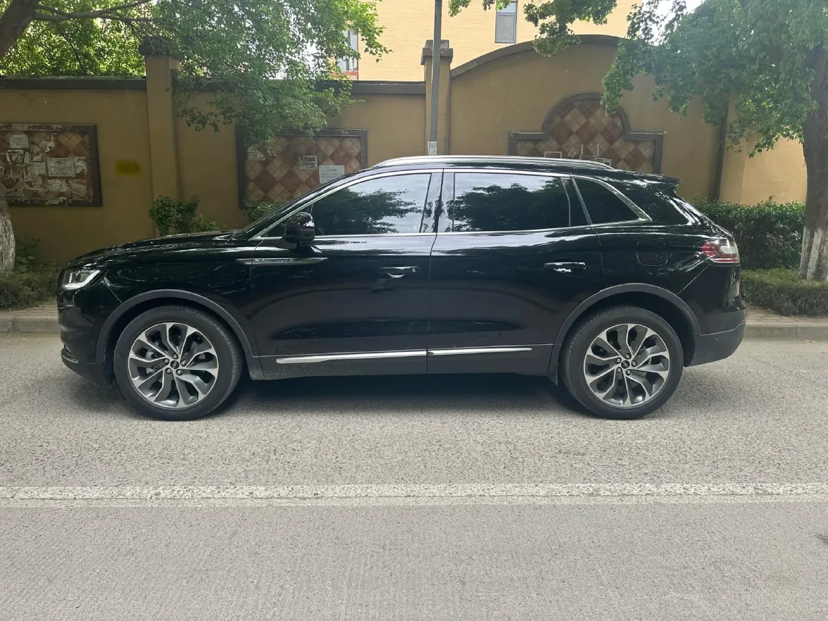 2021 Lincoln Nautilus 2.0T 245HP L4 8AT,autocango,china used car exporter,china ev exporter,chinese used car exporter,chinese used ev exporter