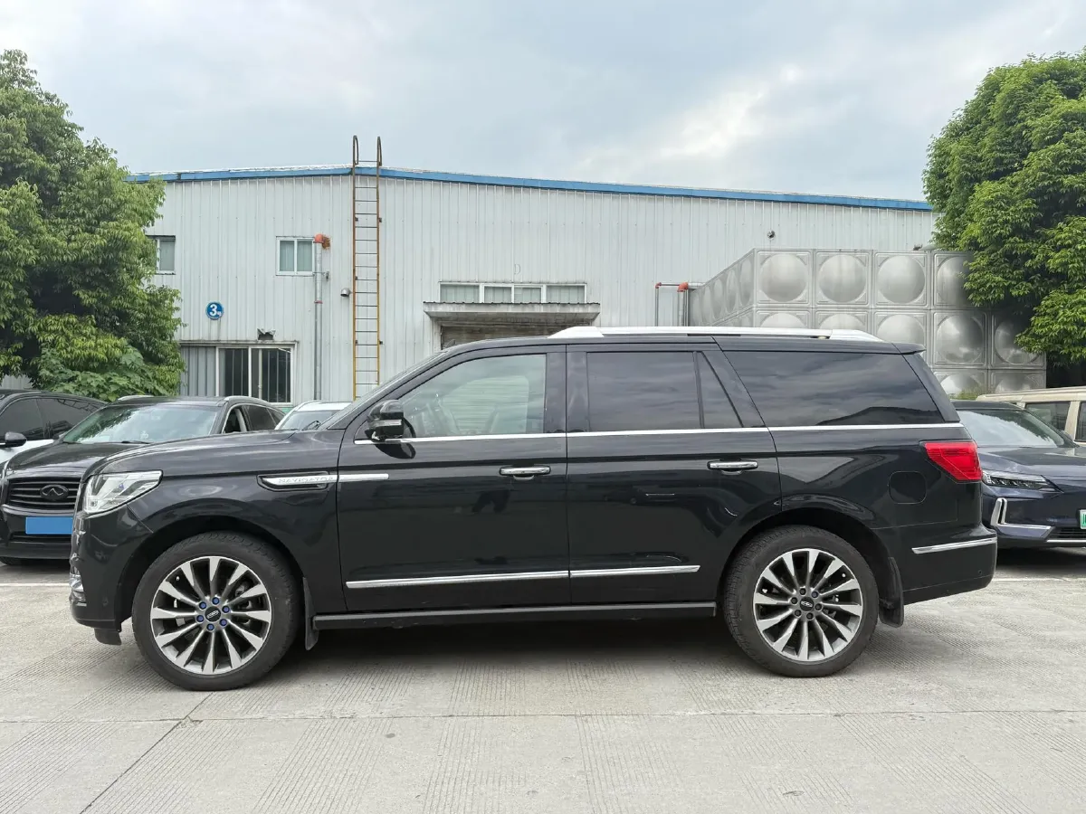 2018 Lincoln Navigator 3.5T 415HP V6 10AT,autocango,china used car exporter,china ev exporter,chinese used car exporter,chinese used ev exporter