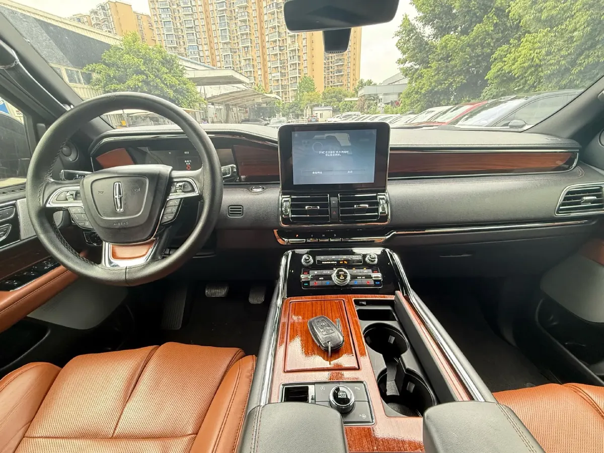 2018 Lincoln Navigator 3.5T 415HP V6 10AT,autocango,china used car exporter,china ev exporter,chinese used car exporter,chinese used ev exporter