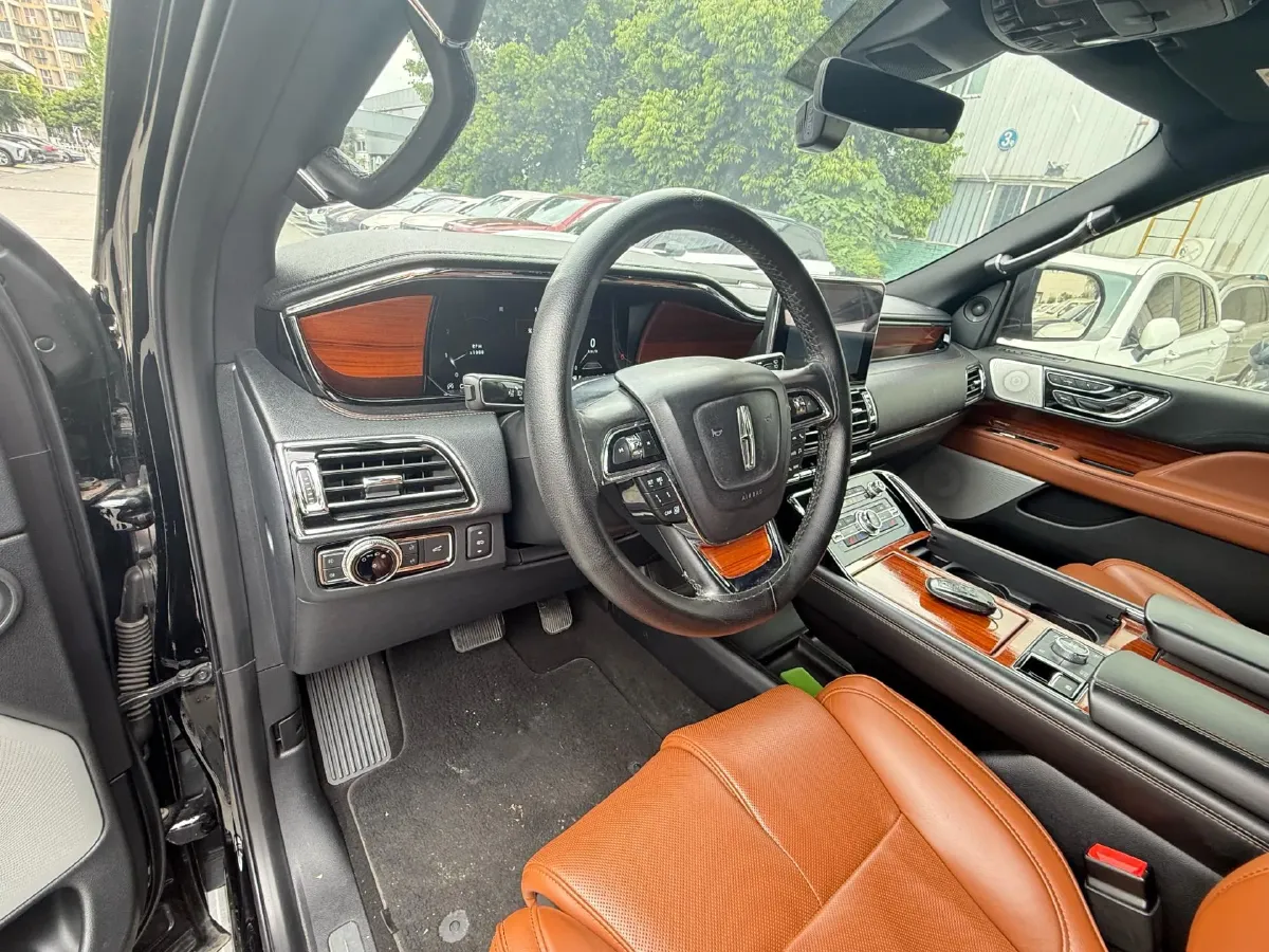 2018 Lincoln Navigator 3.5T 415HP V6 10AT,autocango,china used car exporter,china ev exporter,chinese used car exporter,chinese used ev exporter