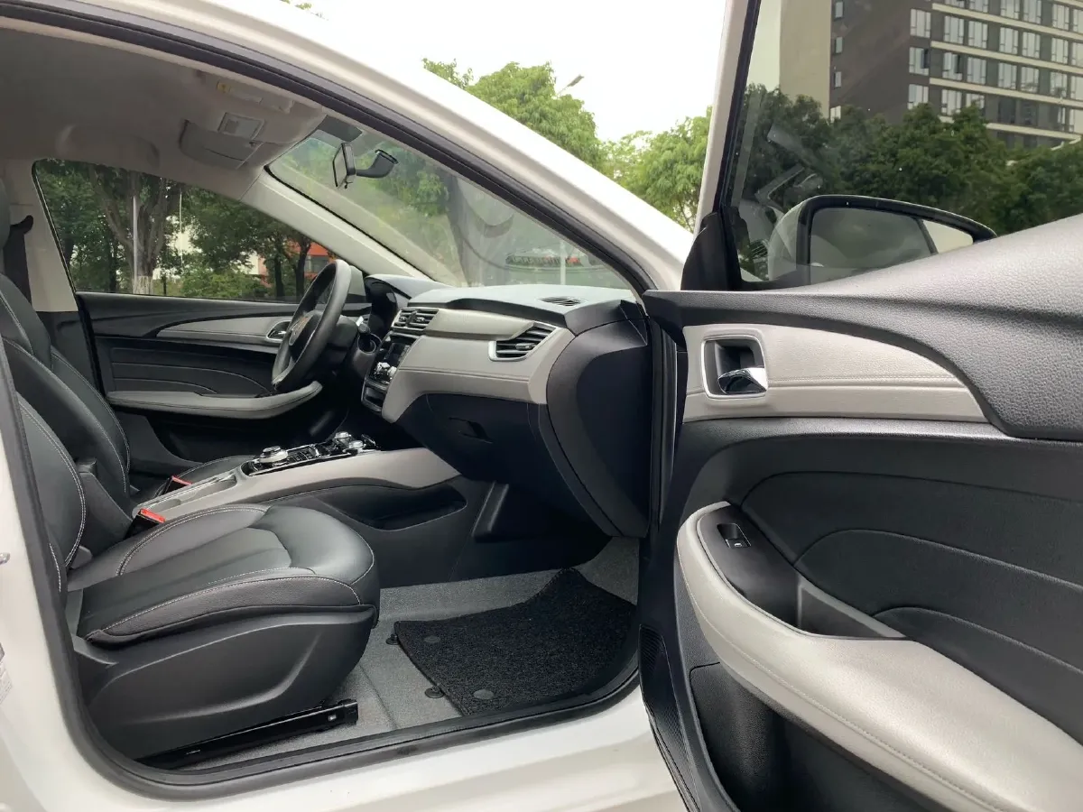 2018 Roewe Ei5 BEV 35KWH,autocango,china used car exporter,china ev exporter,chinese used car exporter,chinese used ev exporter