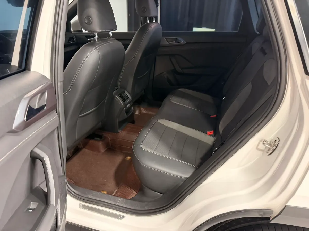 2019 MINI MINI 1.5T 102HP L3 7DCT,autocango,china used car exporter,china ev exporter,chinese used car exporter,chinese used ev exporter