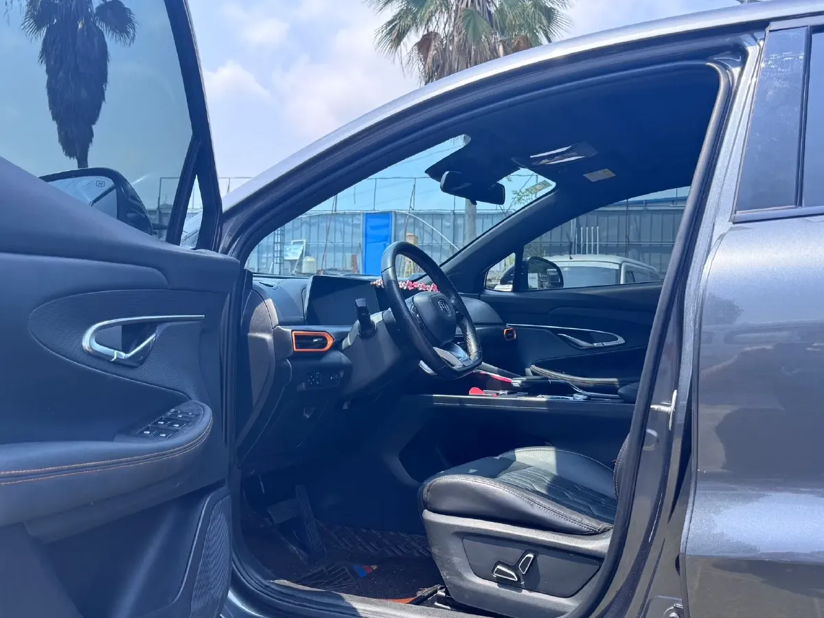 2022 ChangAn UNI-T 1.5T 188HP L4 7DCT,autocango,china used car exporter,china ev exporter,chinese used car exporter,chinese used ev exporter