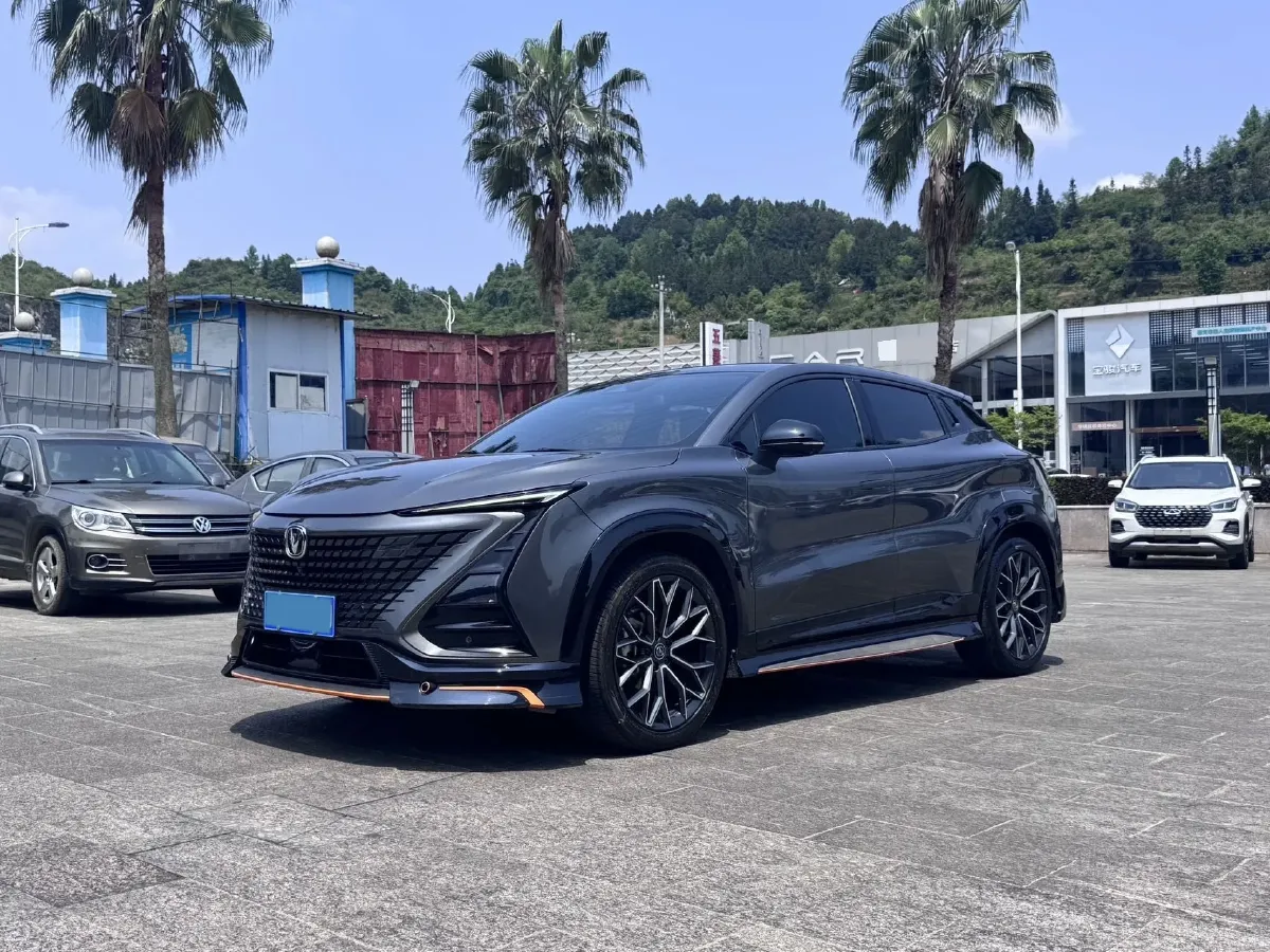 2022 ChangAn UNI-T 1.5T 188HP L4 7DCT,autocango,china used car exporter,china ev exporter,chinese used car exporter,chinese used ev exporter