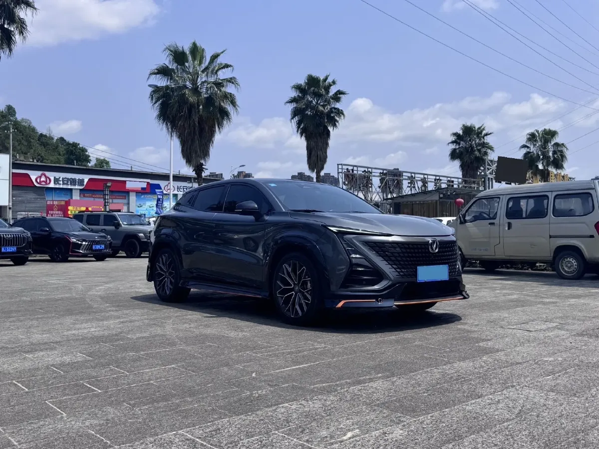 2022 ChangAn UNI-T 1.5T 188HP L4 7DCT,autocango,china used car exporter,china ev exporter,chinese used car exporter,chinese used ev exporter