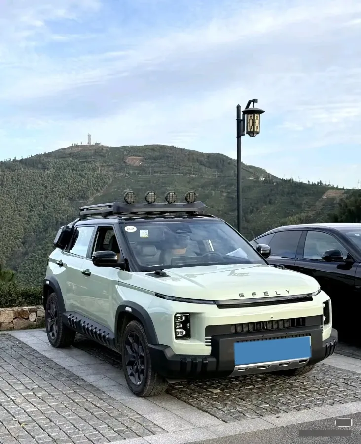 2025 Geely Cowboy 1.5T 181HP L4 7DCT,autocango,china used car exporter,china ev exporter,chinese used car exporter,chinese used ev exporter