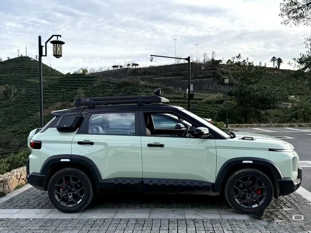 2025 Geely Cowboy 1.5T 181HP L4 7DCT,autocango,china used car exporter,china ev exporter,chinese used car exporter,chinese used ev exporter