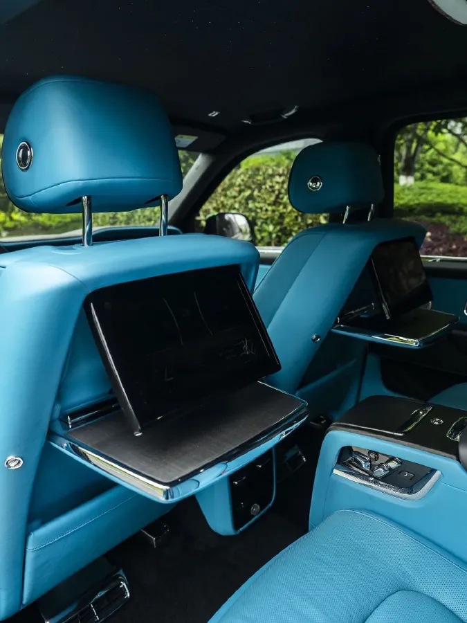 2018 Rolls-Royce Cullinan 6.7T 571HP V12 8AT,autocango,china used car exporter,china ev exporter,chinese used car exporter,chinese used ev exporter