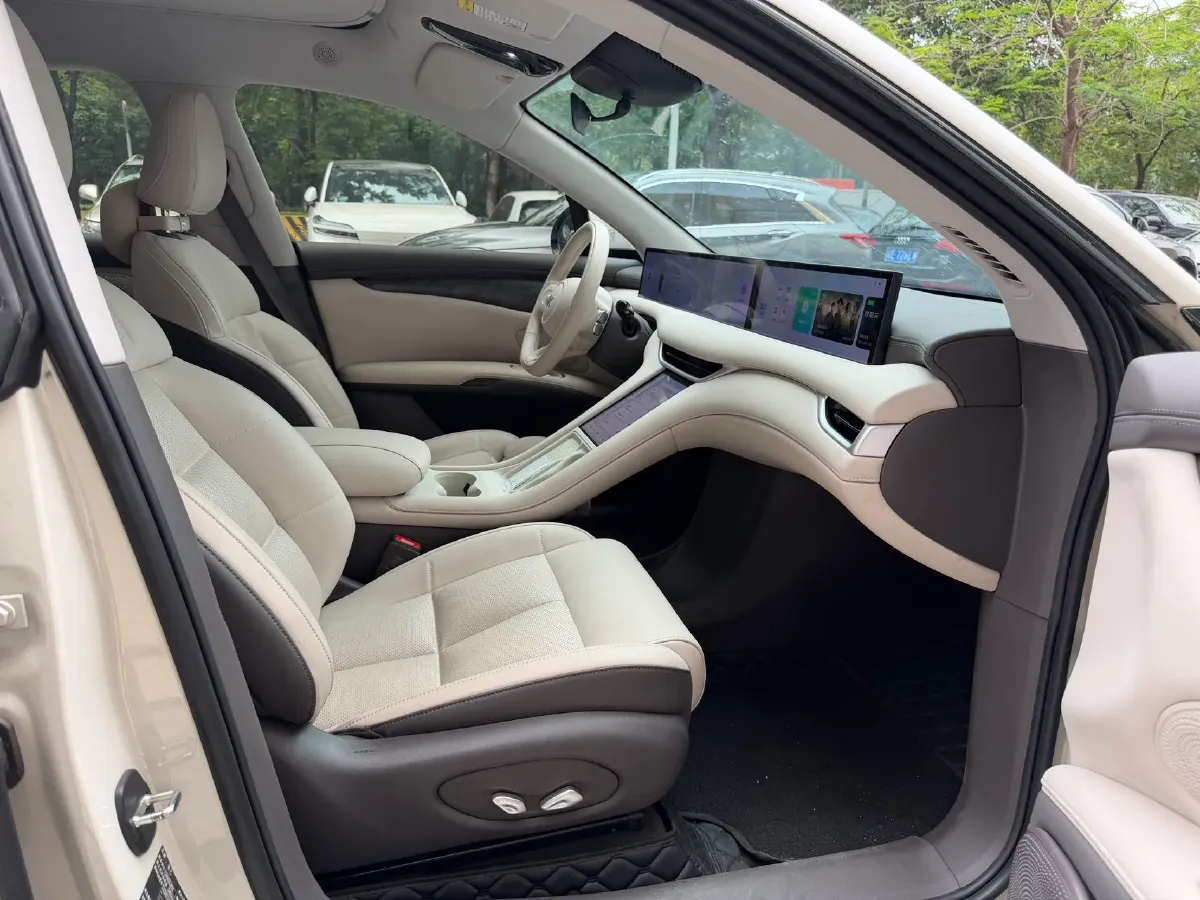 2023 IM LS6 BEV 100KWH,autocango,china used car exporter,china ev exporter,chinese used car exporter,chinese used ev exporter