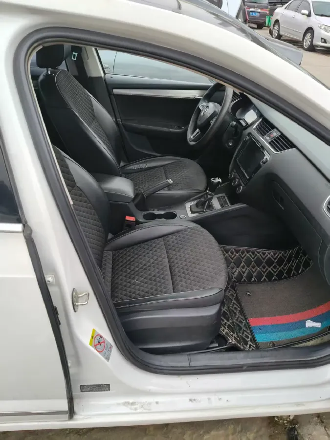 2019 Skoda Octavia 1.5L 116HP L4 6AT,autocango,china used car exporter,china ev exporter,chinese used car exporter,chinese used ev exporter