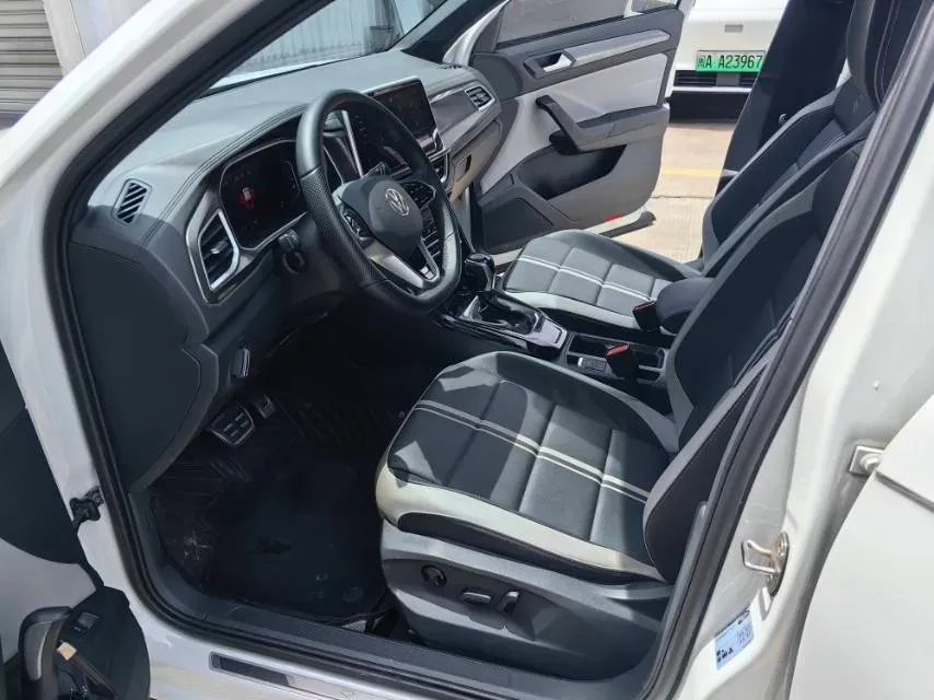 2023 Volkswagen T-Roc 1.5T 160HP L4 7DCT,autocango,china used car exporter,china ev exporter,chinese used car exporter,chinese used ev exporter