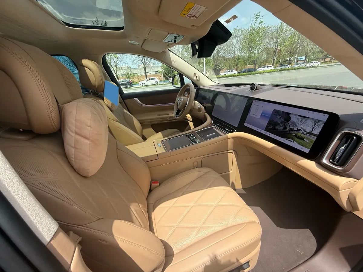 2025 AITO AITO M9 REEV 160HP REEV 52KWH,autocango,china used car exporter,china ev exporter,chinese used car exporter,chinese used ev exporter