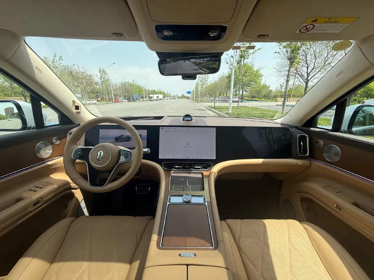 2025 AITO AITO M9 REEV 160HP REEV 52KWH,autocango,china used car exporter,china ev exporter,chinese used car exporter,chinese used ev exporter