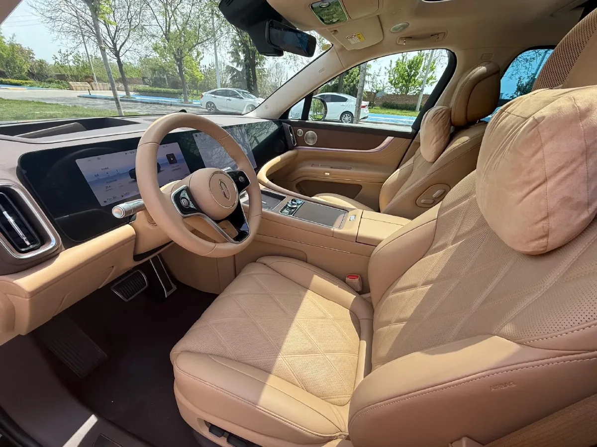 2025 AITO AITO M9 REEV 160HP REEV 52KWH,autocango,china used car exporter,china ev exporter,chinese used car exporter,chinese used ev exporter