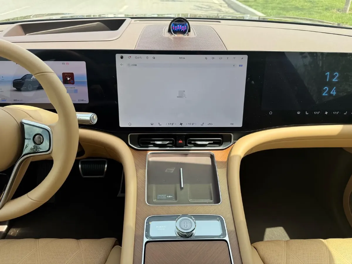 2025 AITO AITO M9 REEV 160HP REEV 52KWH,autocango,china used car exporter,china ev exporter,chinese used car exporter,chinese used ev exporter