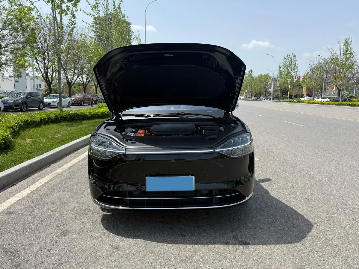 2025 AITO AITO M9 REEV 160HP REEV 52KWH,autocango,china used car exporter,china ev exporter,chinese used car exporter,chinese used ev exporter