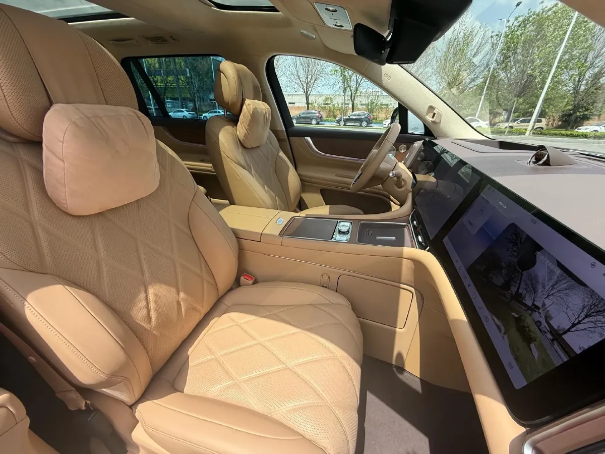 2025 AITO AITO M9 REEV 160HP REEV 52KWH,autocango,china used car exporter,china ev exporter,chinese used car exporter,chinese used ev exporter