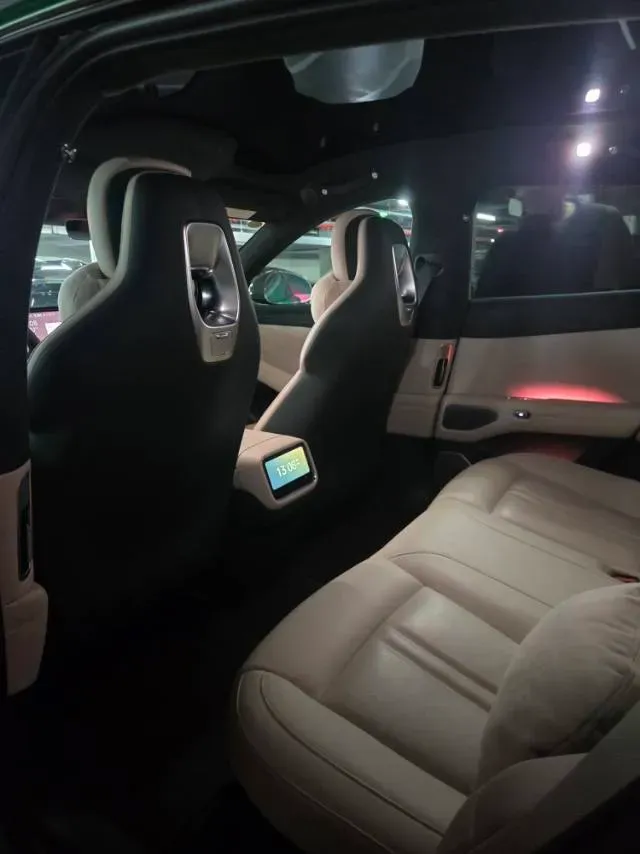 2025 MI YU7 BEV 101.7KWH,autocango,china used car exporter,china ev exporter,chinese used car exporter,chinese used ev exporter