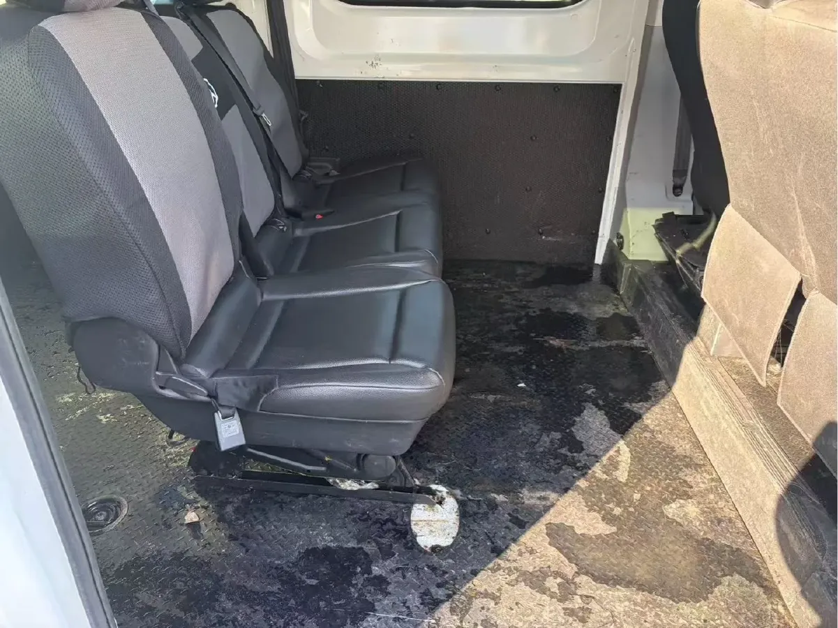 2022 JMC YuHu 9 2.0T 220HP L4 6MT,autocango,china used car exporter,china ev exporter,chinese used car exporter,chinese used ev exporter