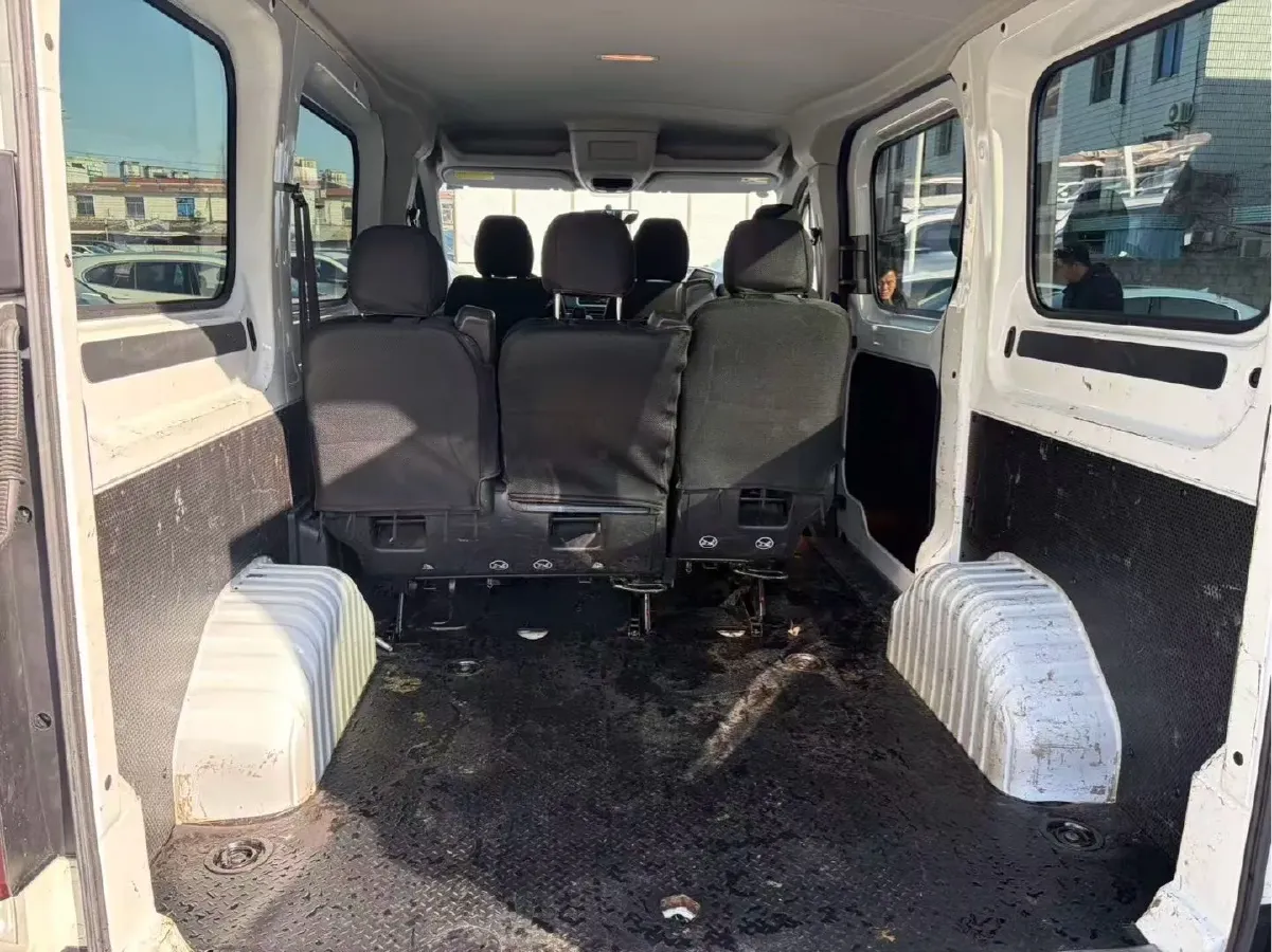 2022 JMC YuHu 9 2.0T 220HP L4 6MT,autocango,china used car exporter,china ev exporter,chinese used car exporter,chinese used ev exporter