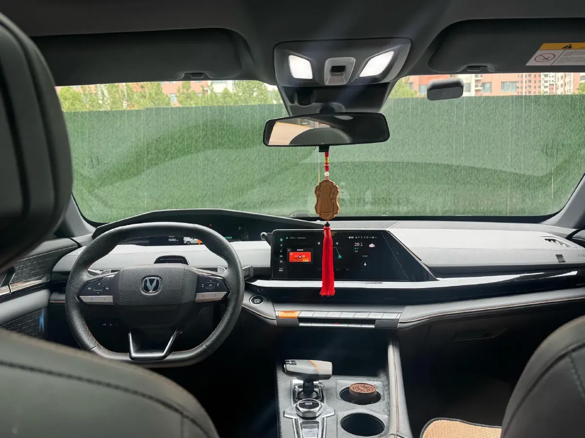 2022 ChangAn UNI-V 1.5T 188HP L4 7DCT,autocango,china used car exporter,china ev exporter,chinese used car exporter,chinese used ev exporter