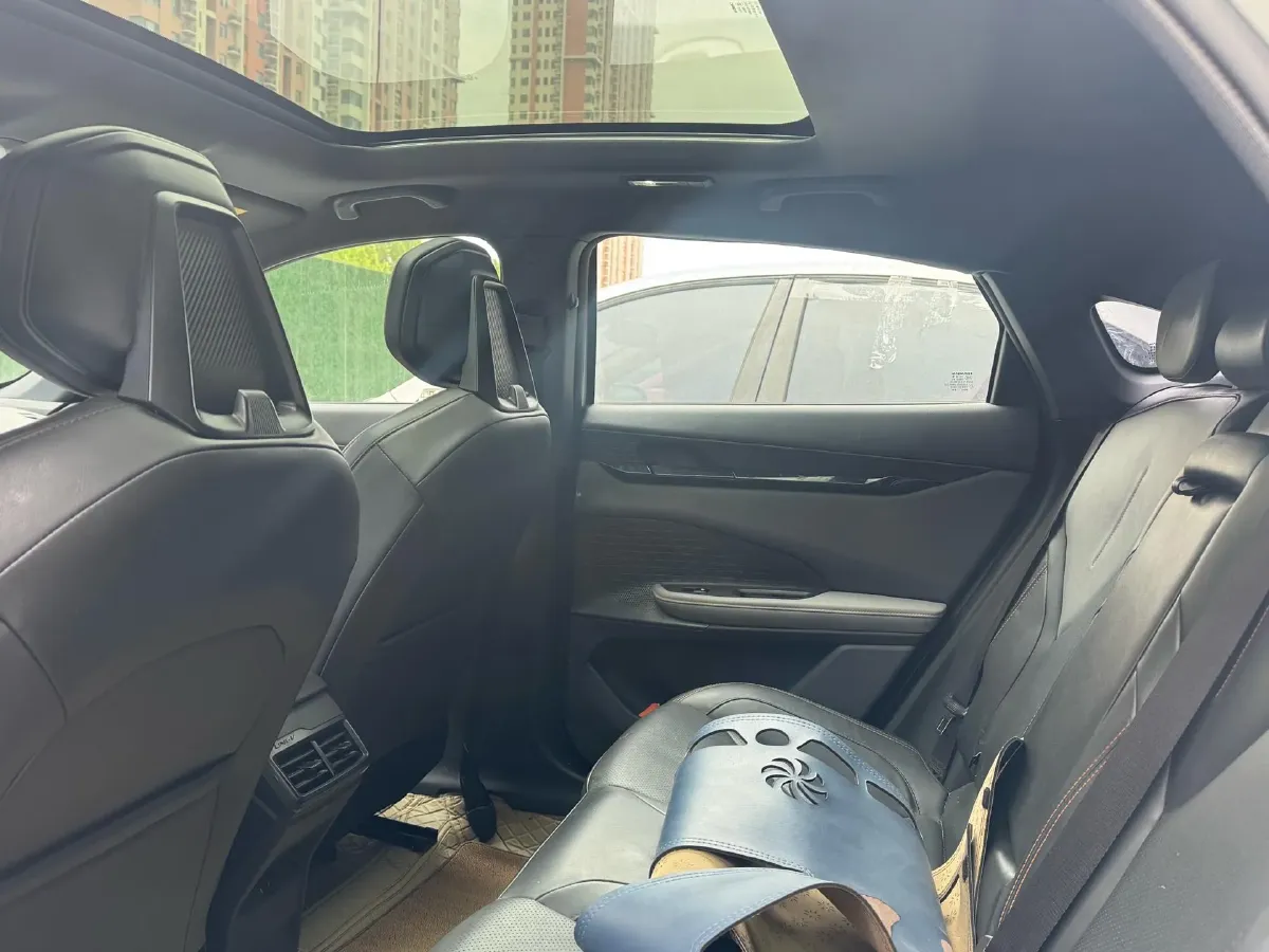 2022 ChangAn UNI-V 1.5T 188HP L4 7DCT,autocango,china used car exporter,china ev exporter,chinese used car exporter,chinese used ev exporter