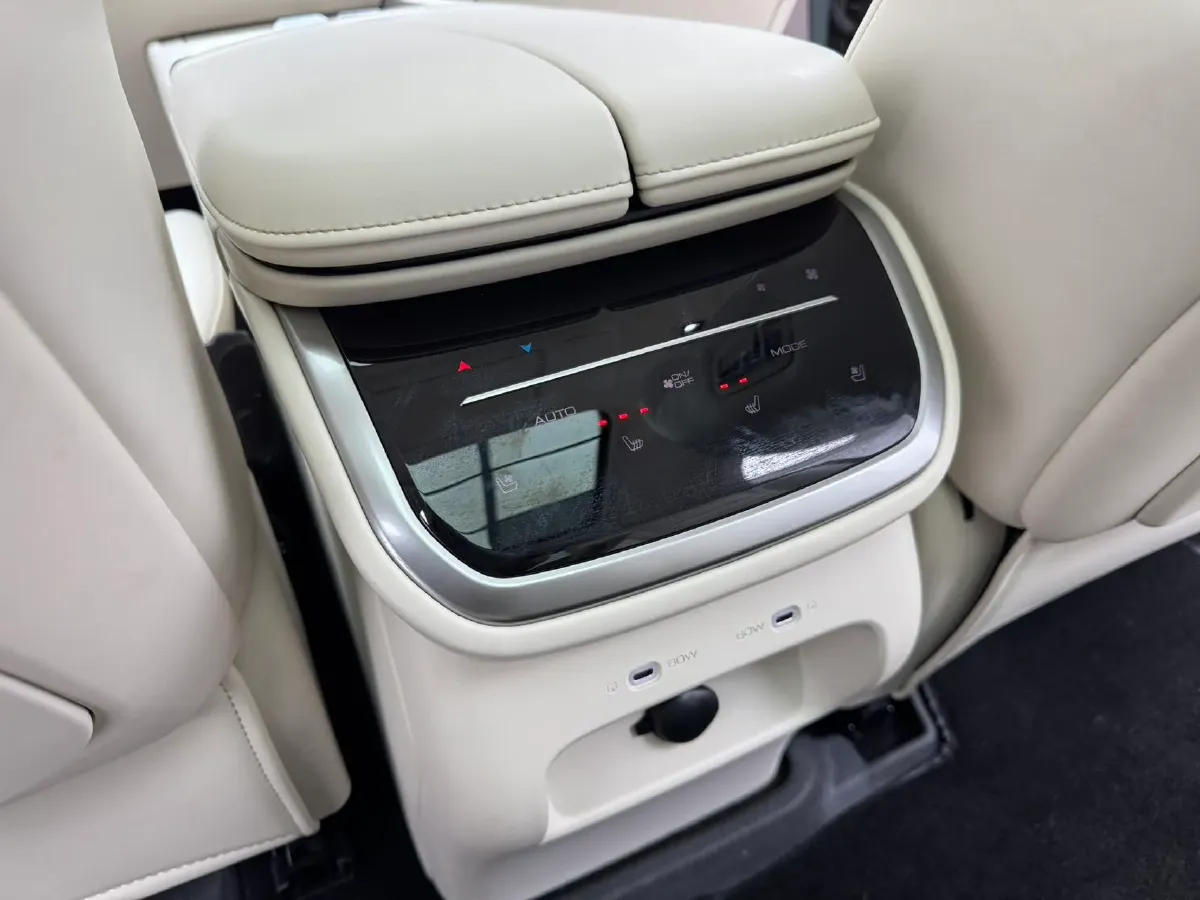 2025 WEY BlueMountain 1.5T 170HP L4 4DHT PHEV 44.5KWH,autocango,china used car exporter,china ev exporter,chinese used car exporter,chinese used ev exporter