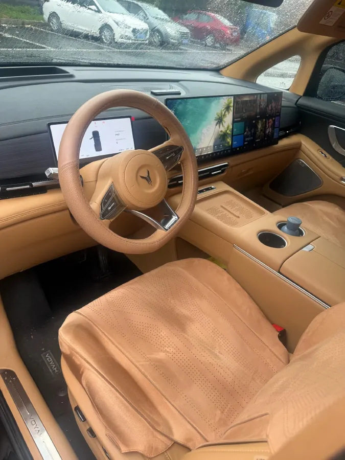 2026 Voyah Dream 1.5T 150HP L4 PHEV,autocango,china used car exporter,china ev exporter,chinese used car exporter,chinese used ev exporter