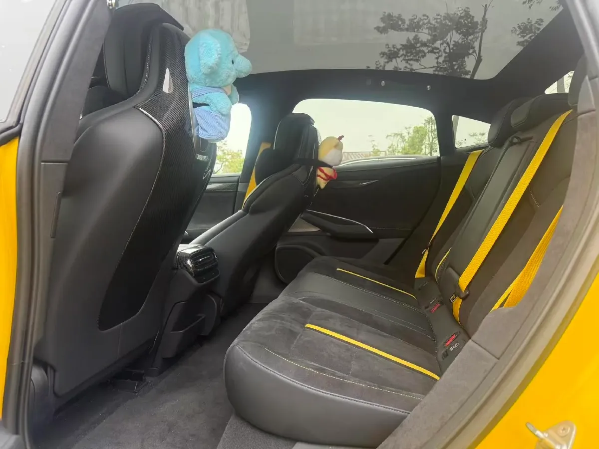 2025 MI SU7 Ultra BEV 93.7KWH,autocango,china used car exporter,china ev exporter,chinese used car exporter,chinese used ev exporter