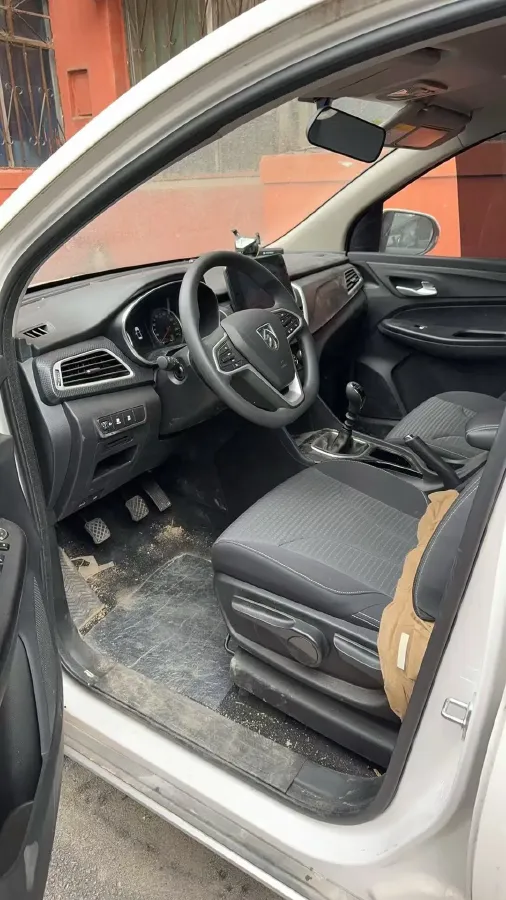 2019 BaoJun 730 1.5L 105HP L4 6MT,autocango,china used car exporter,china ev exporter,chinese used car exporter,chinese used ev exporter