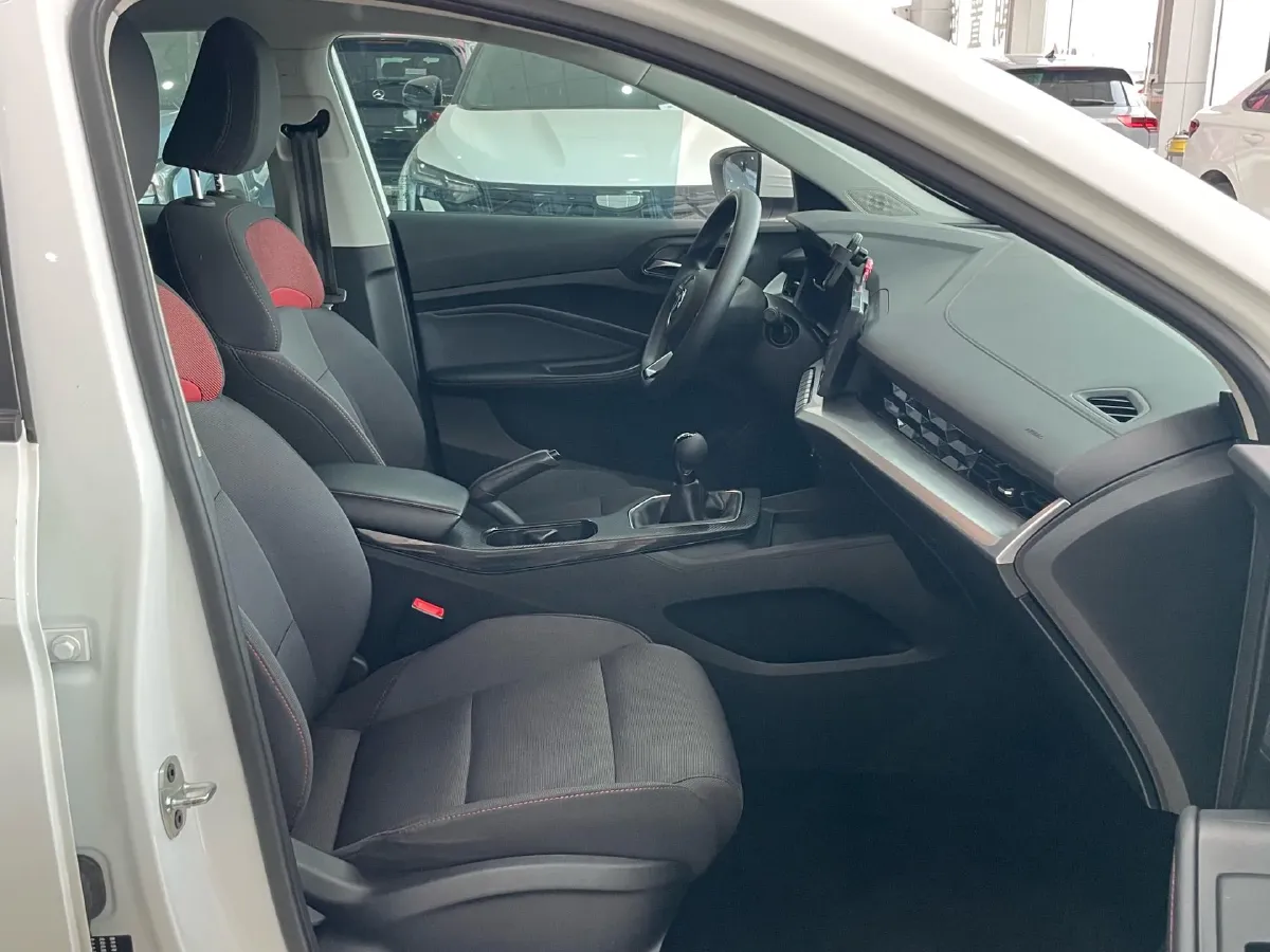 2023 MG 5 1.5L 129HP L4 5MT,autocango,china used car exporter,china ev exporter,chinese used car exporter,chinese used ev exporter